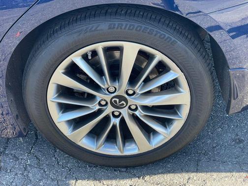 2022 INFINITI Q50 LUXE