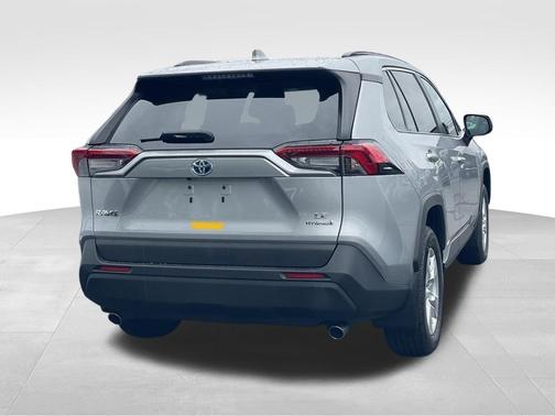 Silver Sky Metallic 2019 Toyota RAV4 Hybrid LE