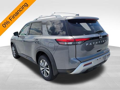 2025 Nissan Pathfinder SL