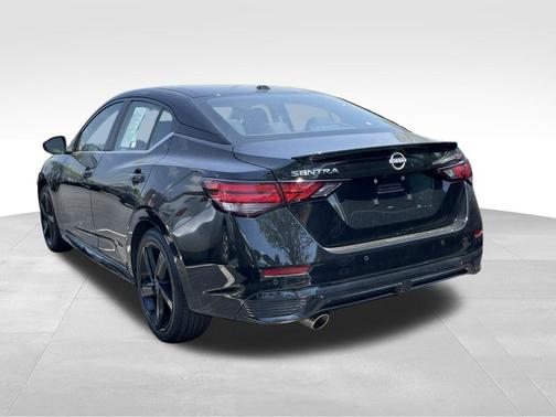 Black 2024 Nissan Sentra SR