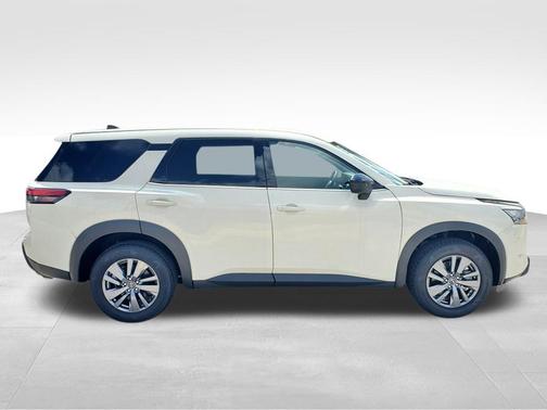 2025 Nissan Pathfinder S