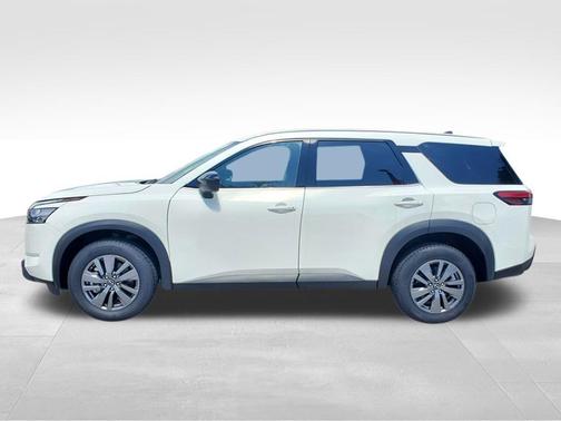 2025 Nissan Pathfinder S