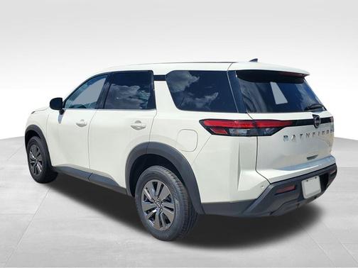 2025 Nissan Pathfinder S