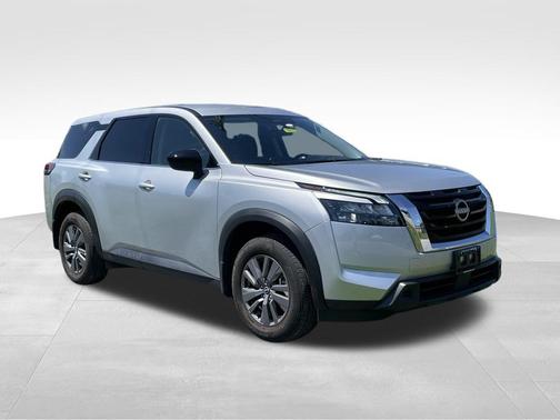 2024 Nissan Pathfinder S