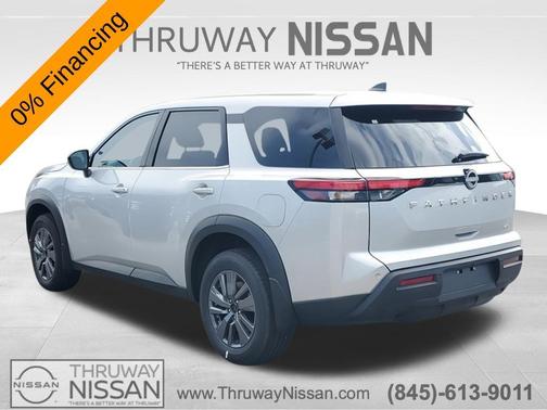 2025 Nissan Pathfinder S