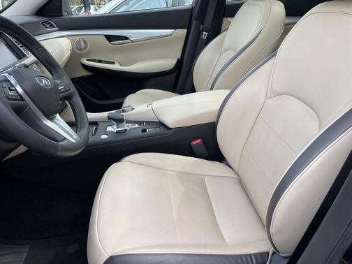 2022 INFINITI QX50 Luxe