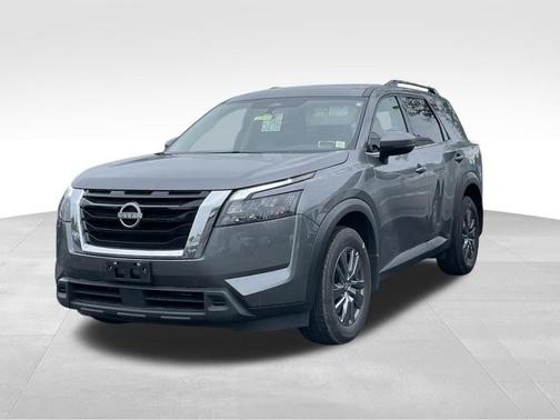 Gun Metallic 2025 Nissan Pathfinder SV