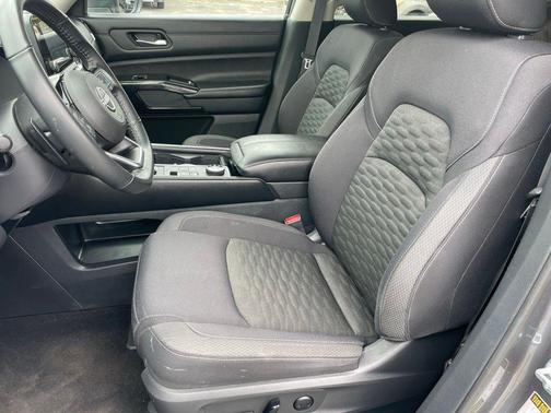 Gun Metallic 2025 Nissan Pathfinder SV