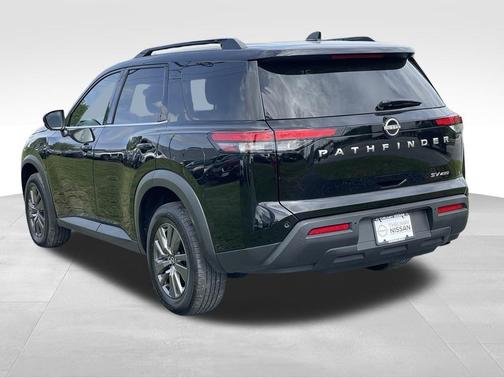 Black 2022 Nissan Pathfinder SV