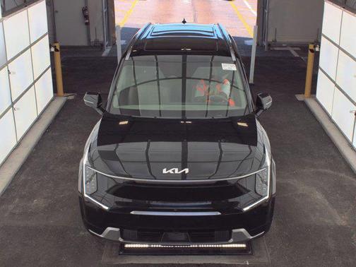 Aurora Black Pearl 2024 Kia EV9 Land