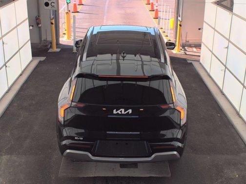 Aurora Black Pearl 2024 Kia EV9 Land