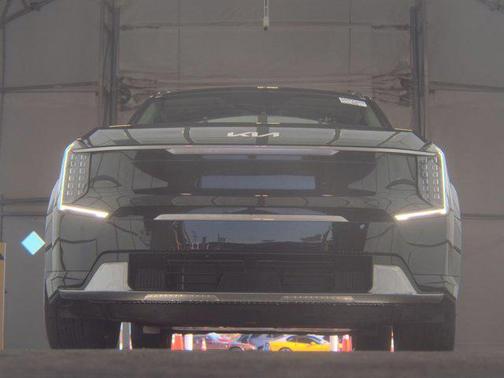 Aurora Black Pearl 2024 Kia EV9 Land