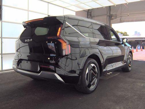 Aurora Black Pearl 2024 Kia EV9 Land