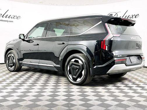 Aurora Black Pearl 2024 Kia EV9 Land