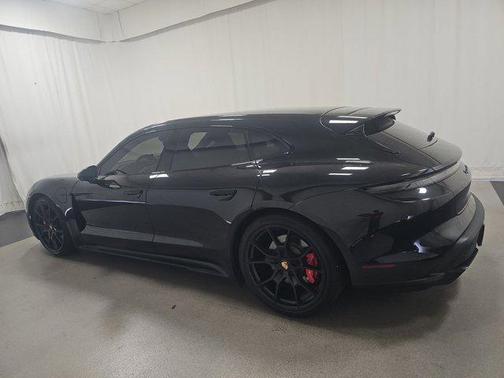 2024 Porsche Taycan GTS