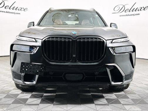 Black Sapphire Metallic 2024 BMW X7 xDrive40i