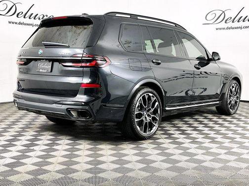 Black Sapphire Metallic 2024 BMW X7 xDrive40i