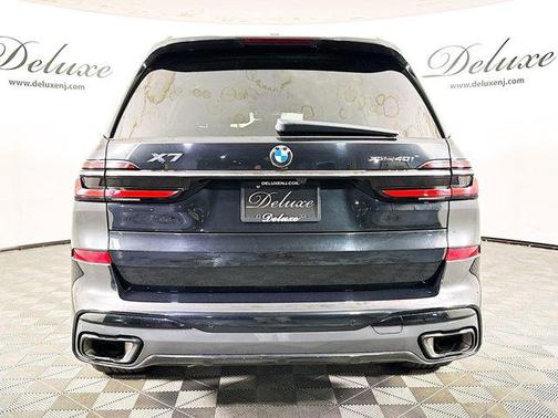 Black Sapphire Metallic 2024 BMW X7 xDrive40i