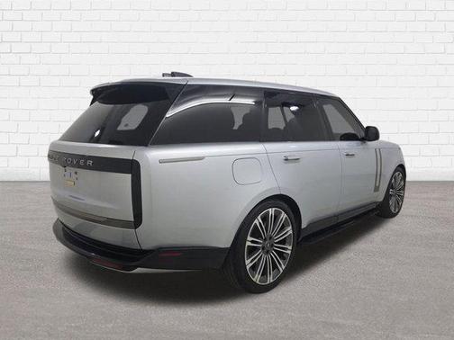 2024 Land Rover Range Rover SE