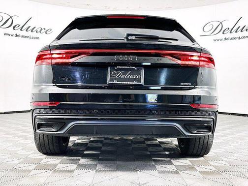 2022 Audi Q8 55 Premium Plus