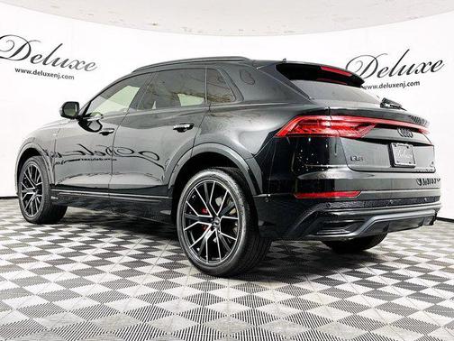 2022 Audi Q8 55 Premium Plus