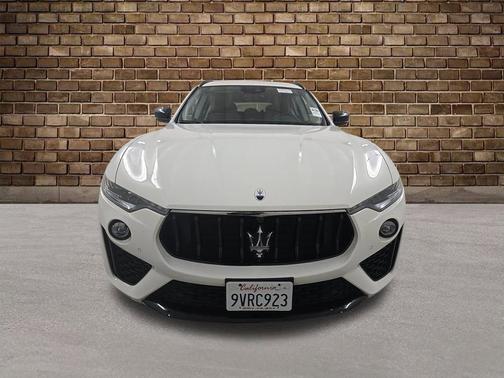 White 2022 Maserati Levante Modena