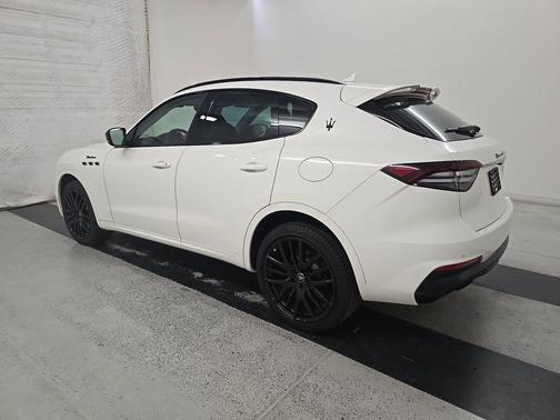 White 2022 Maserati Levante Modena