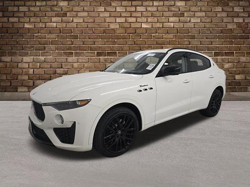 White 2022 Maserati Levante Modena