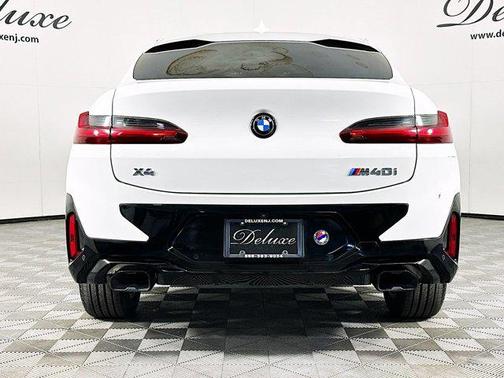 2023 BMW X4 M40i
