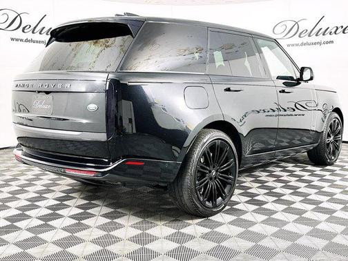 2023 Land Rover Range Rover SE