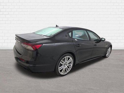 Black 2022 Maserati Quattroporte Modena Q4