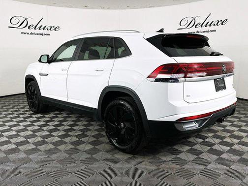 2024 Volkswagen Atlas Cross Sport 2.0T SE w/Technology 4MOTION