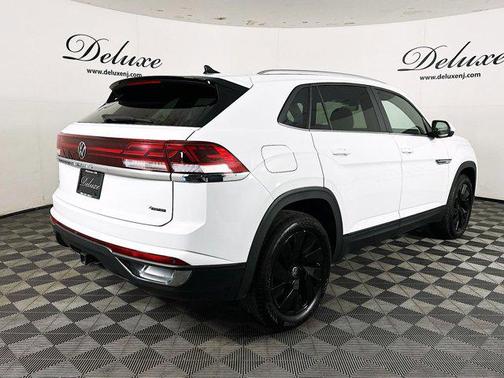 2024 Volkswagen Atlas Cross Sport 2.0T SE w/Technology 4MOTION