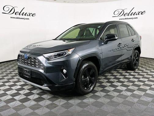 2020 Toyota RAV4 Hybrid SE