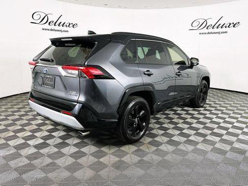 2020 Toyota RAV4 Hybrid SE
