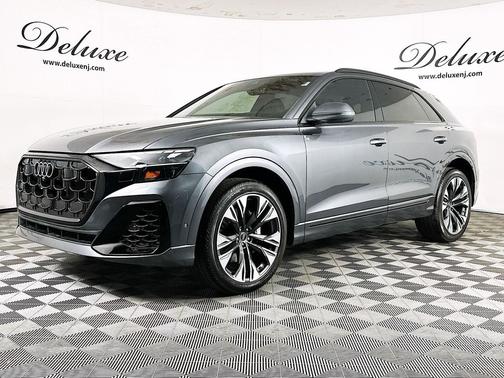 Daytona Gray Pearl Effect 2024 Audi Q8 55 Premium Plus