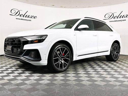 2022 Audi Q8 55 Premium Plus