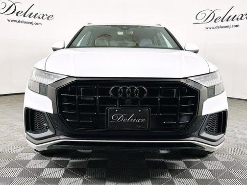 2022 Audi Q8 55 Premium Plus