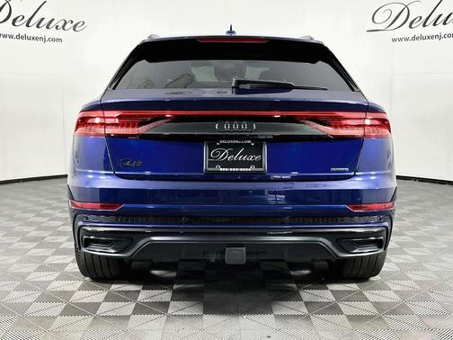 Navarra Blue Metallic 2022 Audi Q8 55 Premium Plus