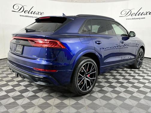 Navarra Blue Metallic 2022 Audi Q8 55 Premium Plus