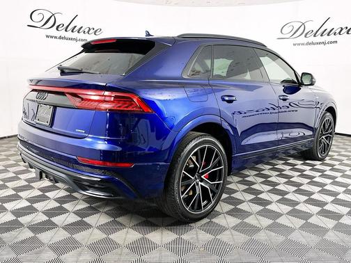 Navarra Blue Metallic 2022 Audi Q8 55 Premium Plus