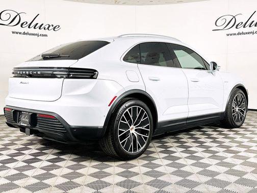 2024 Porsche Macan Electric 4