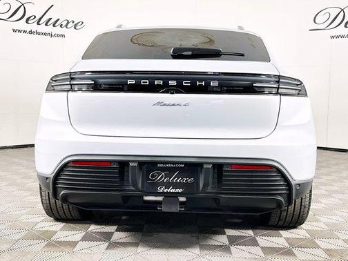 2024 Porsche Macan Electric 4