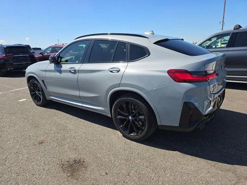 2022 BMW X4 M40i
