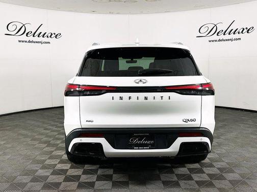 2024 INFINITI QX60 Luxe