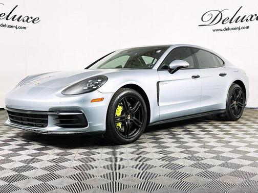 2018 Porsche Panamera 4