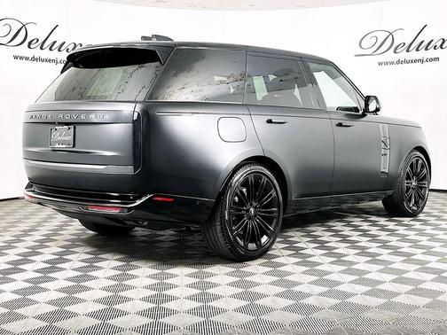 Santorini Black Metallic 2024 Land Rover Range Rover SE