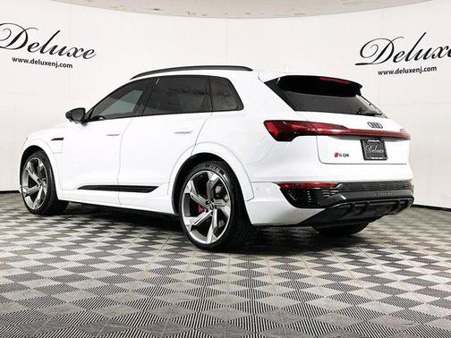 2024 Audi SQ8 4.0T Premium Plus