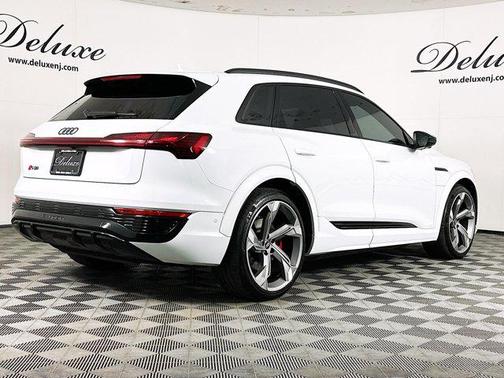 2024 Audi SQ8 4.0T Premium Plus