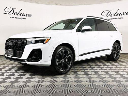 Glacier White Metallic 2025 Audi Q7 55 Premium Plus